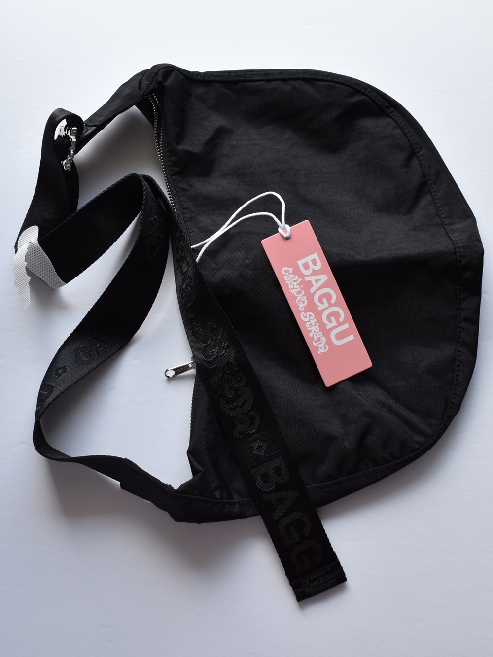 NWT BAGGU Collina Strada Medium Crescent Bag - Picture 3 of 3